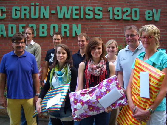 v. l. n. r.: Reinhard Rasch (Leiter Sportamt Paderborn), Christian Scharf, Sven Kost, Katharina Stute, Markus Beulertz, Carolin Forell, Viktoria Hartmann, Mathias Vetter (Geschäftsführer SC Grün-Weiß Paderborn), Mechthild Lappe.