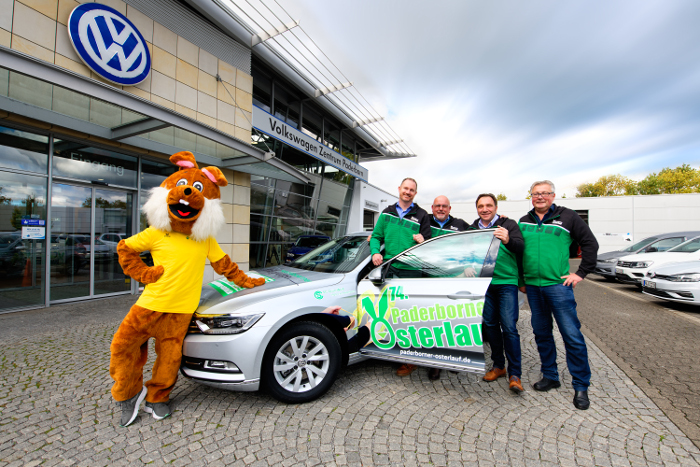 Schlüsselübergabe im Volkswagen Zentrum Paderborn