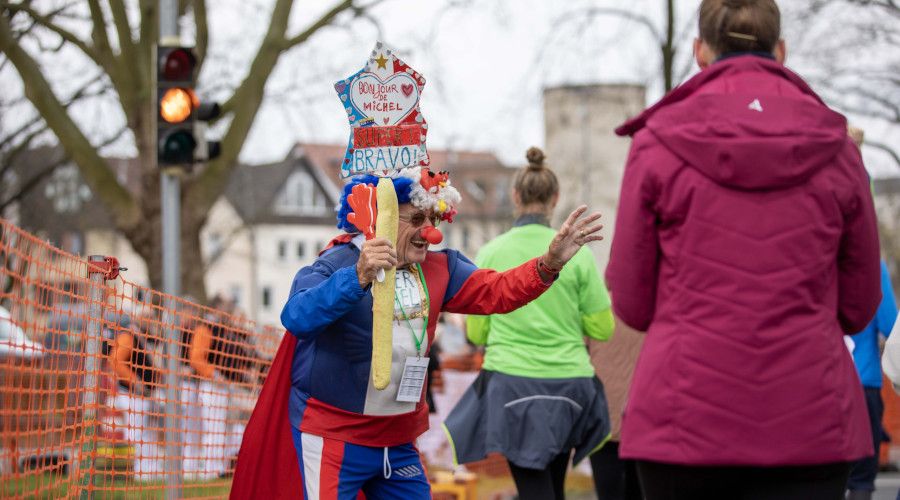 Gute Stimmung auf und an der Strecke