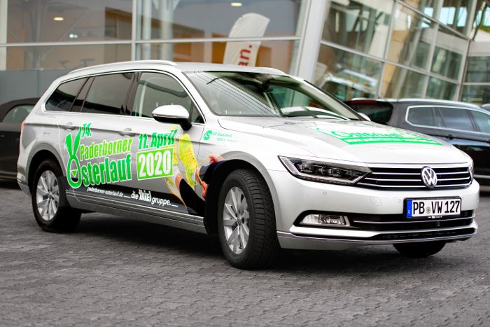 Schlüsselübergabe im Volkswagen Zentrum Paderborn